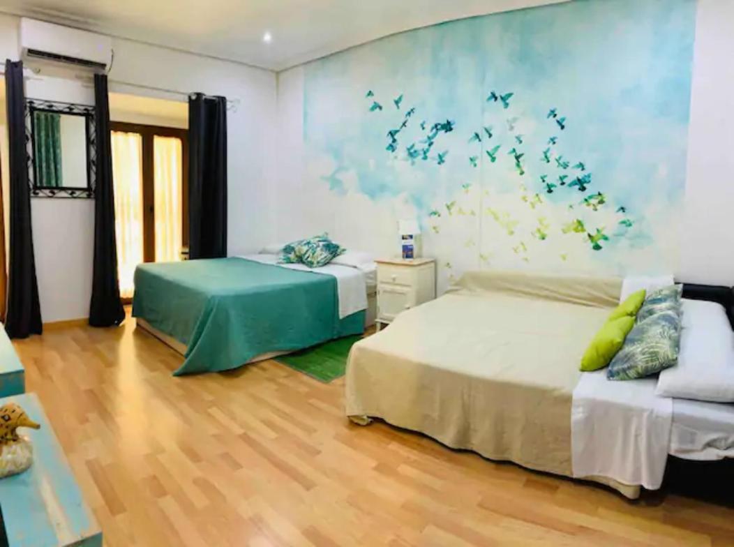 The Bell Ringer House Apartment เซบีญา ภายนอก รูปภาพ