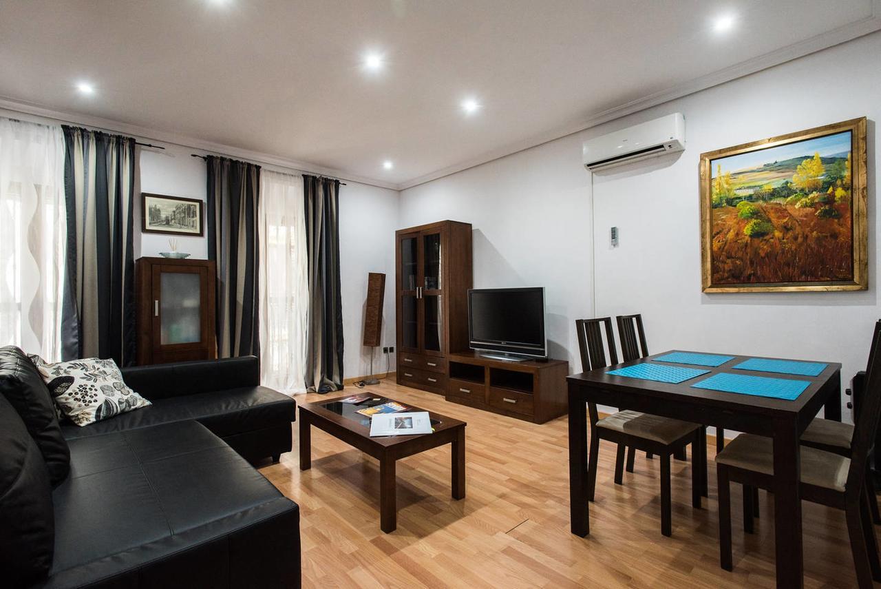 The Bell Ringer House Apartment เซบีญา ภายนอก รูปภาพ