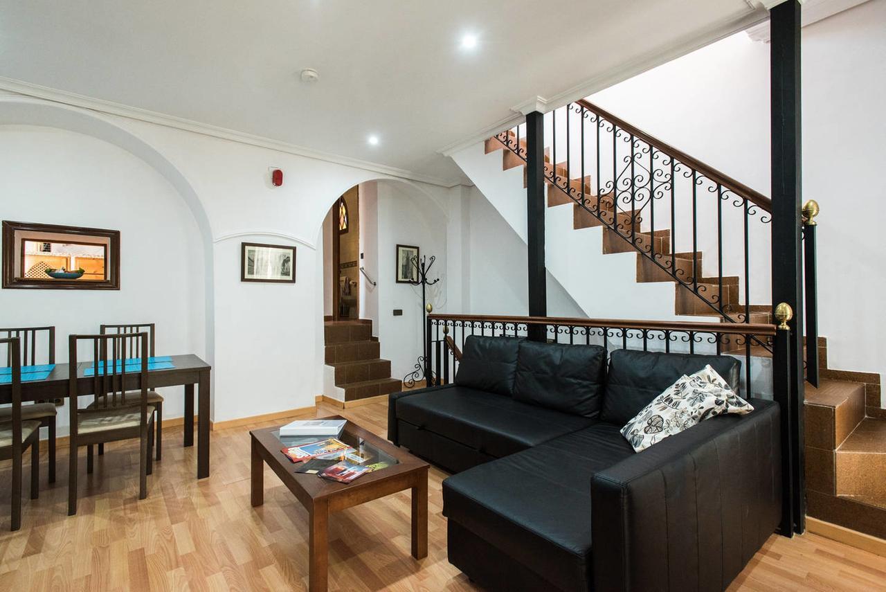 The Bell Ringer House Apartment เซบีญา ภายนอก รูปภาพ