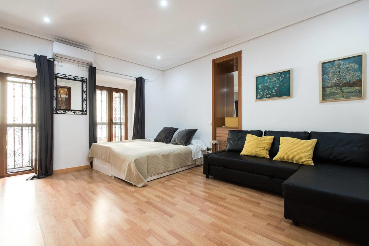 The Bell Ringer House Apartment เซบีญา ภายนอก รูปภาพ